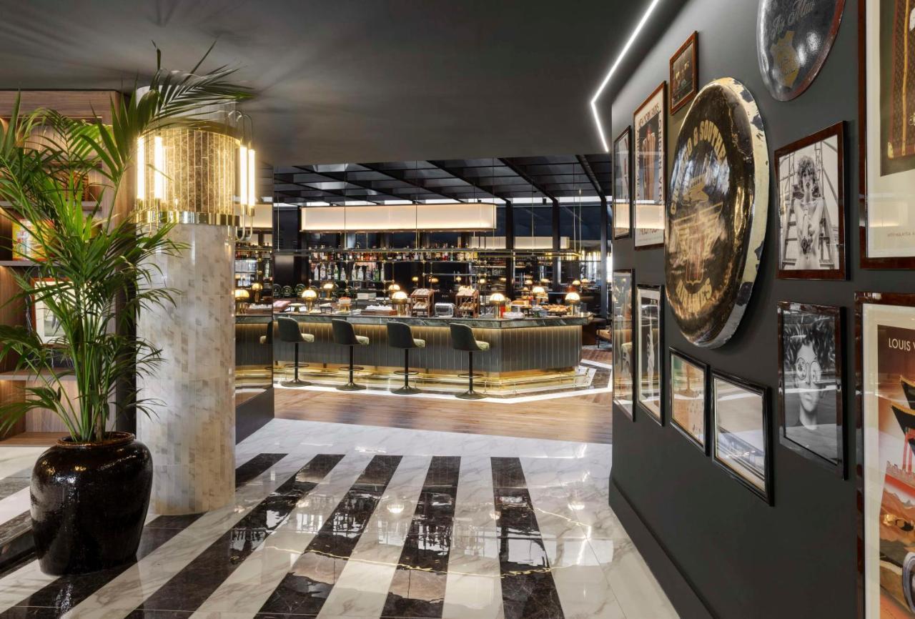 Radisson Collection Hotel, Santa Sofia มิลาน ภายนอก รูปภาพ The interior of the restaurant