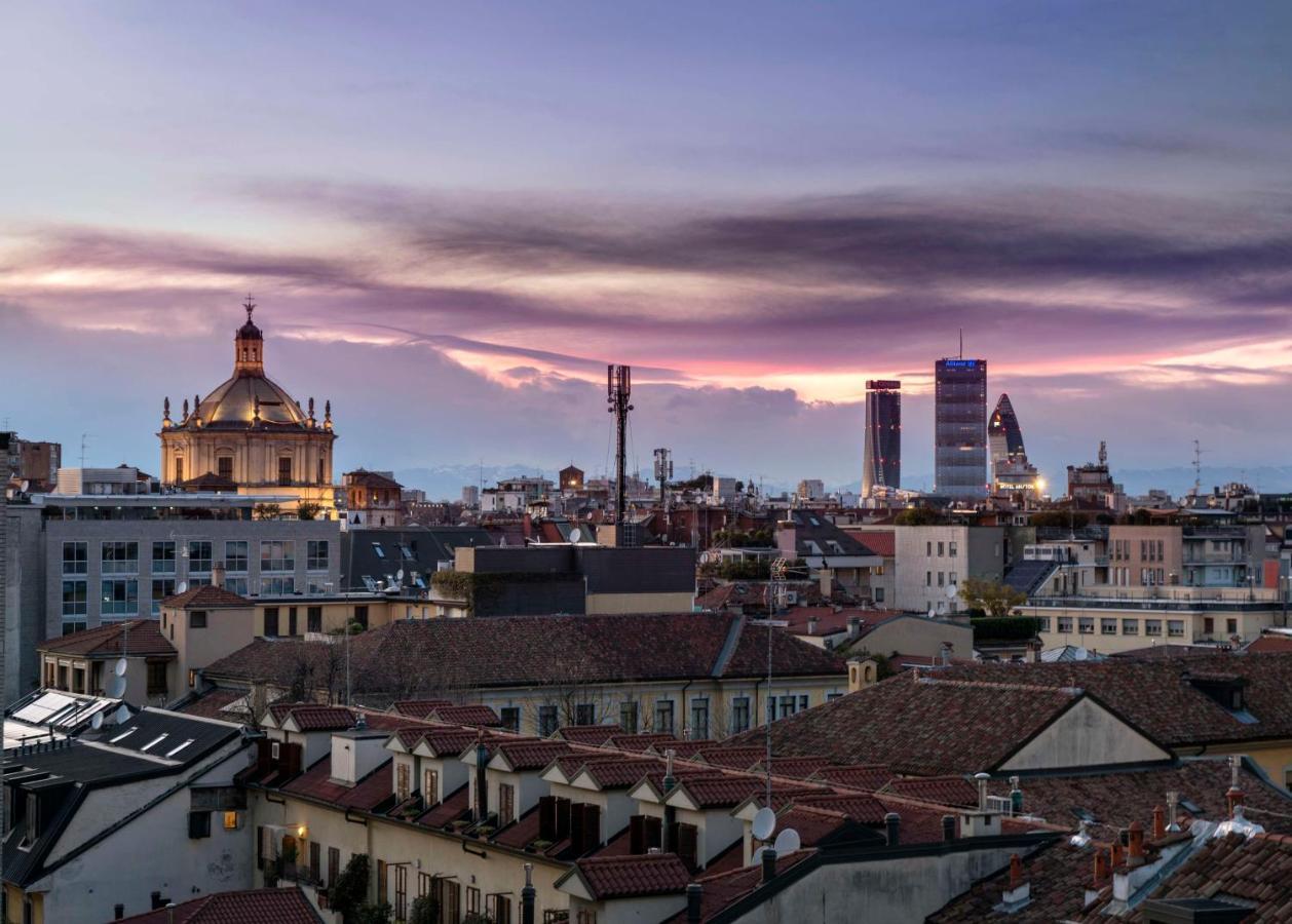 Radisson Collection Hotel, Santa Sofia มิลาน ภายนอก รูปภาพ Madrid