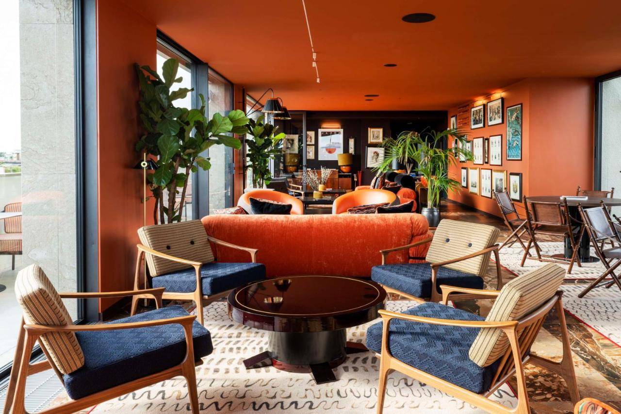 Radisson Collection Hotel, Santa Sofia มิลาน ภายนอก รูปภาพ The Library at The Standard London