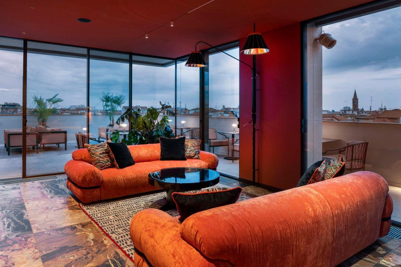 Radisson Collection Hotel, Santa Sofia มิลาน ภายนอก รูปภาพ The Sky Bar