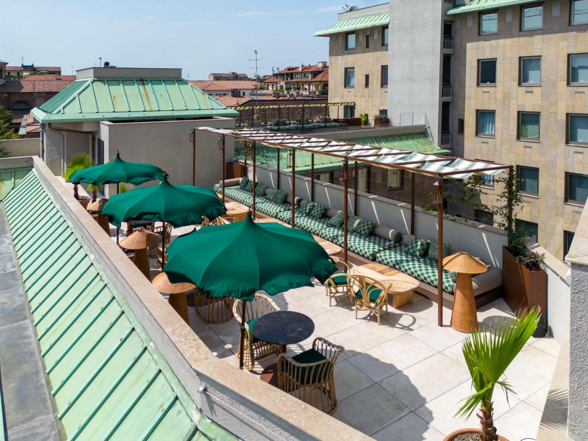 Radisson Collection Hotel, Santa Sofia มิลาน ภายนอก รูปภาพ The Sky Bar