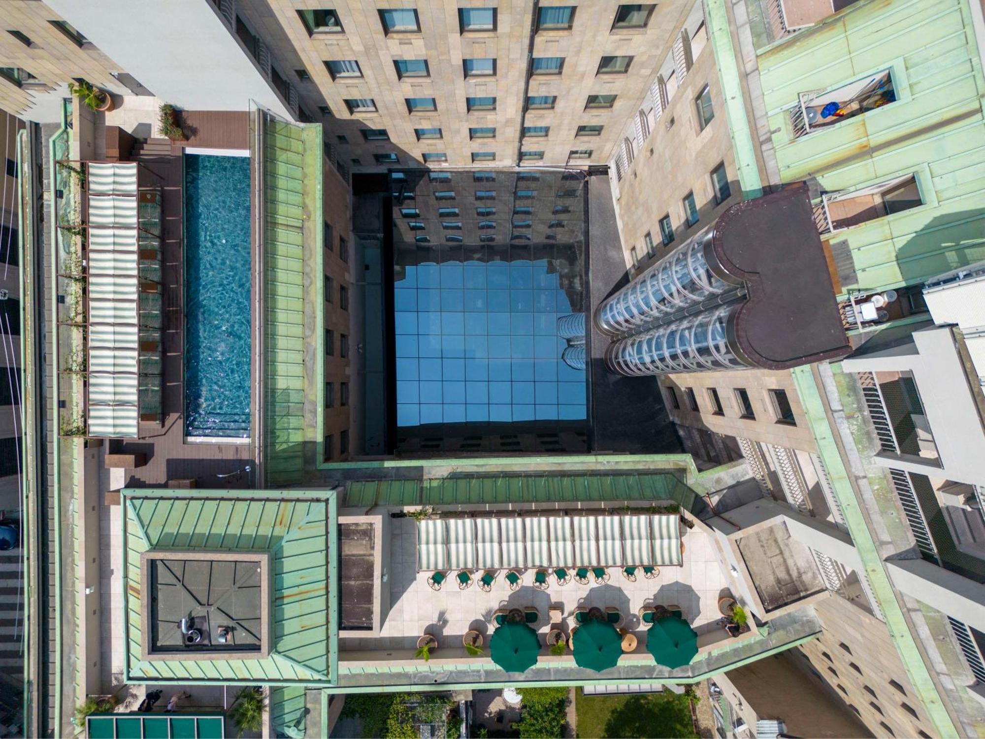 Radisson Collection Hotel, Santa Sofia มิลาน ภายนอก รูปภาพ The courtyard of the hotel
