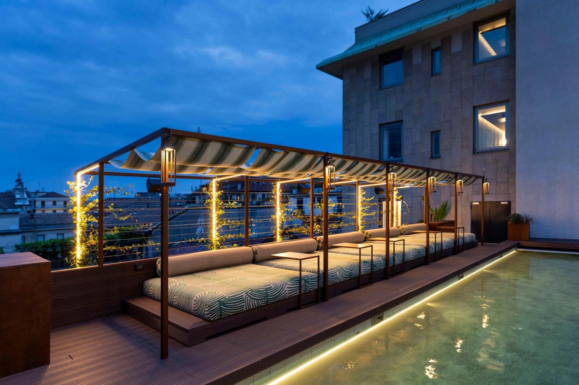 Radisson Collection Hotel, Santa Sofia มิลาน ภายนอก รูปภาพ The rooftop bar at the Mandarin Oriental