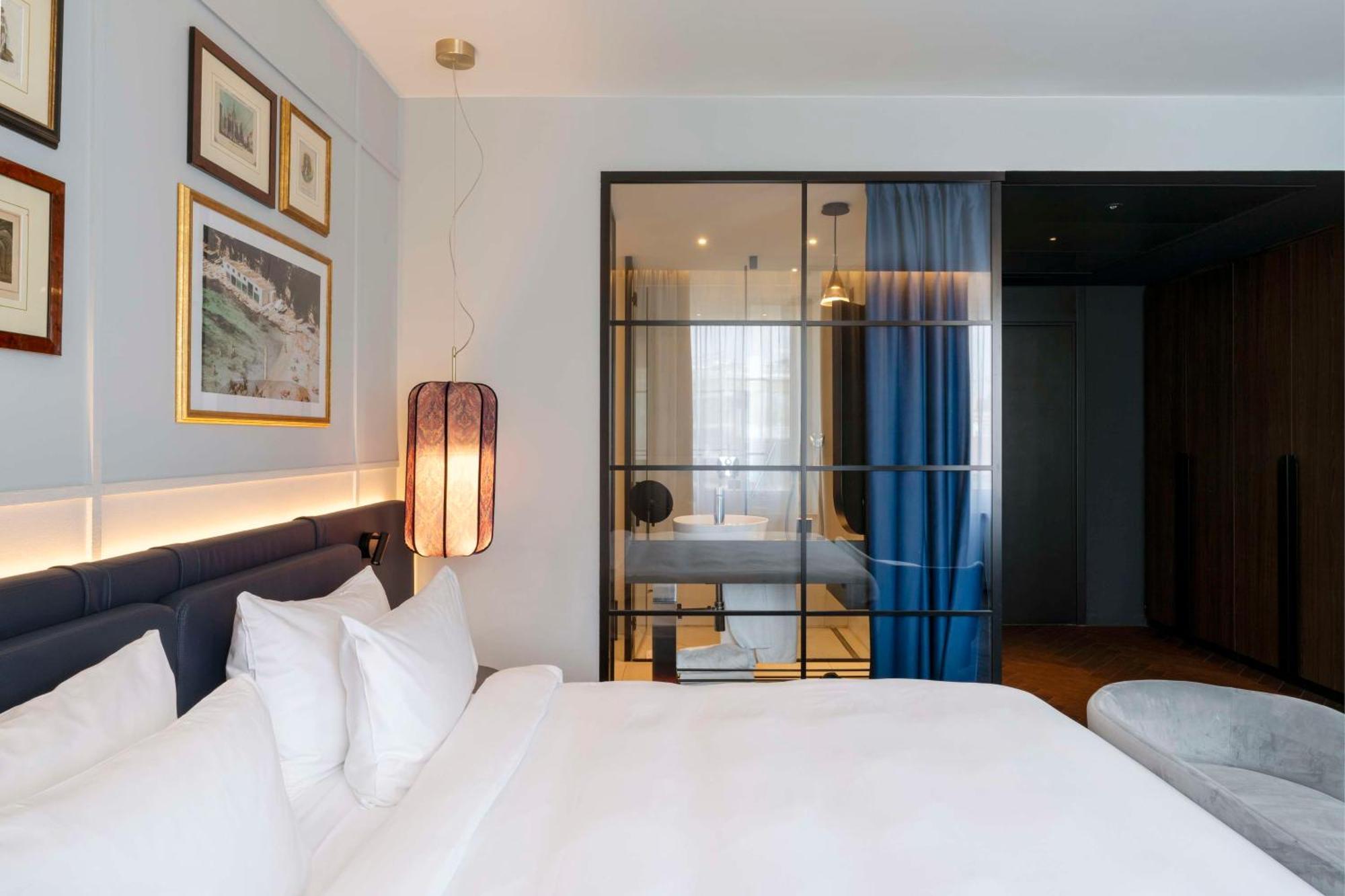 Radisson Collection Hotel, Santa Sofia มิลาน ภายนอก รูปภาพ A room at the hotel